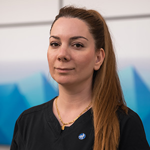 Элона Парсаданова